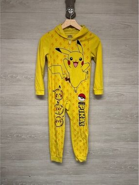 * | Pokemon | sleep suit. Size 8.